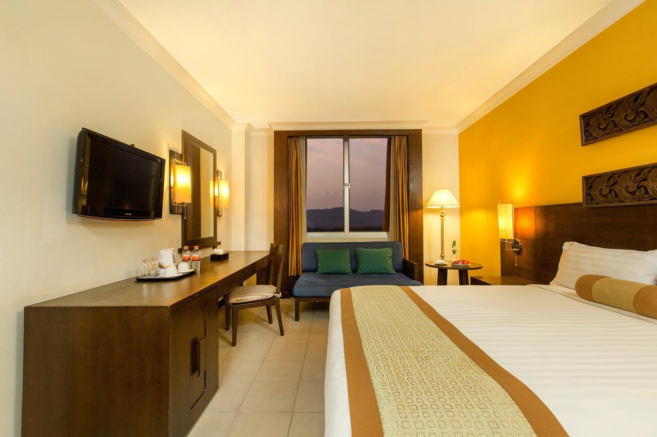 Tinidee Hotel Ранонг Екстериор снимка