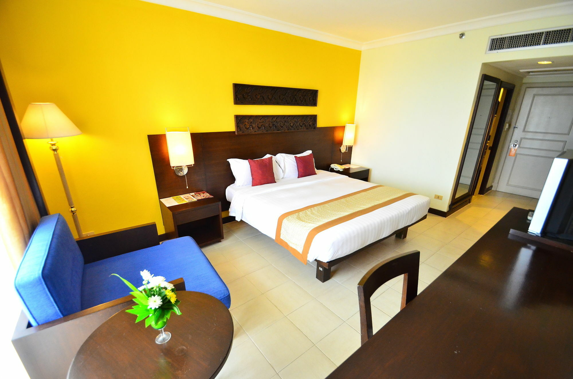 Tinidee Hotel Ранонг Екстериор снимка