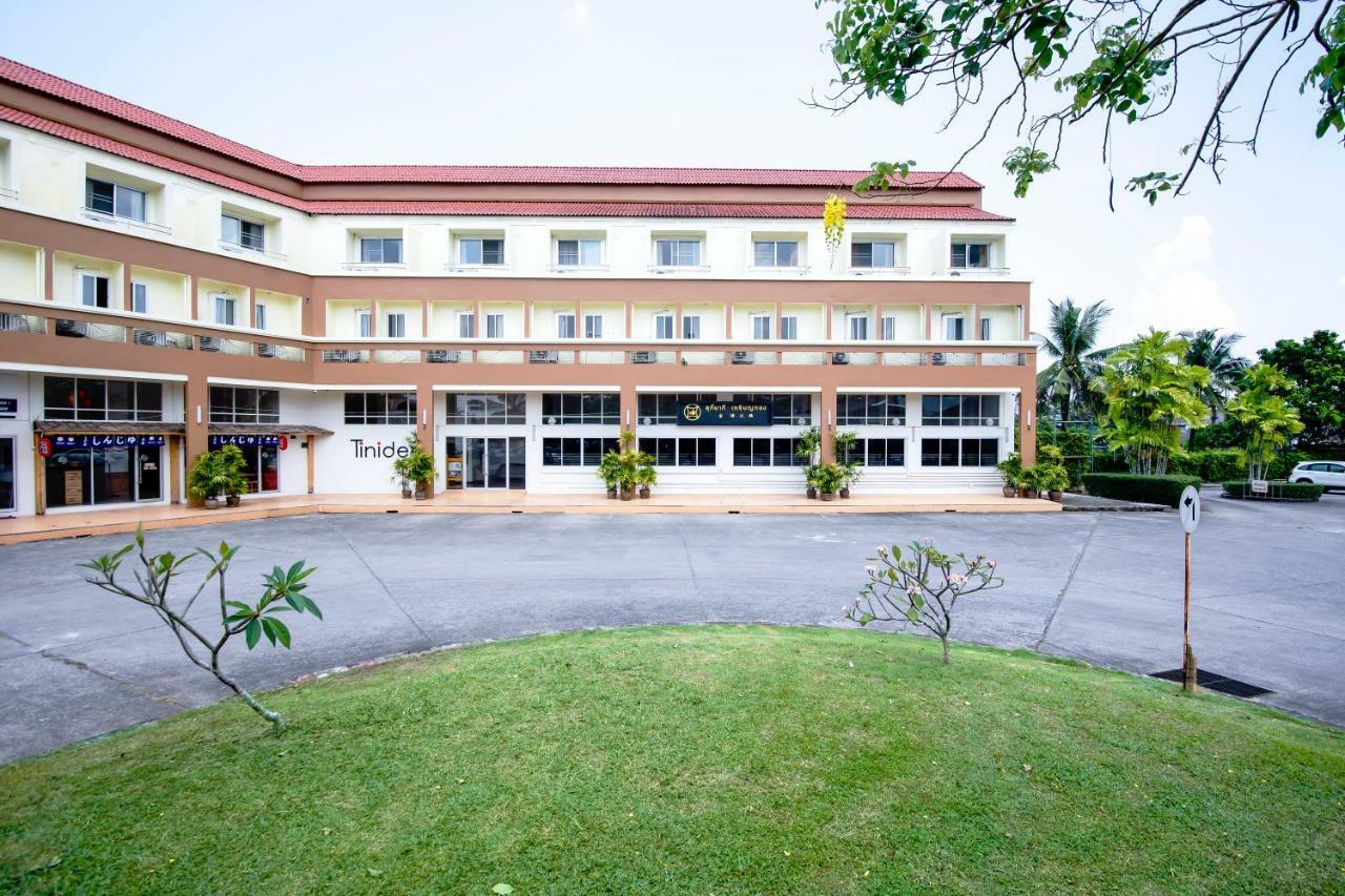 Tinidee Hotel Ранонг Екстериор снимка