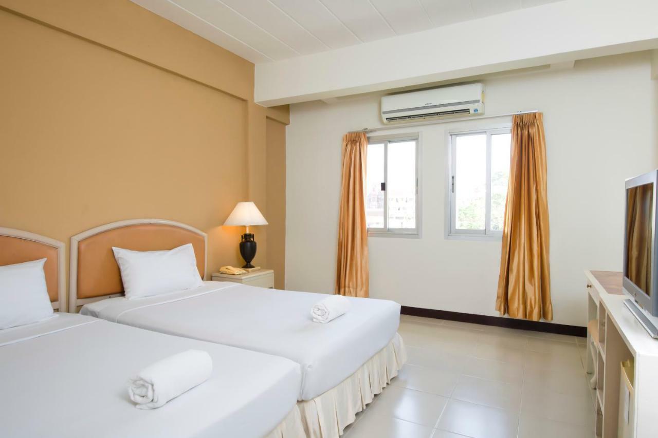 Tinidee Hotel Ранонг Екстериор снимка